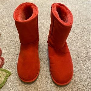 Women’s UGG boots in Tomato color